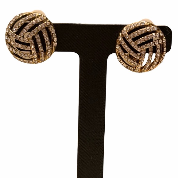 Jewelry - Elegant Gold Clip on Earrings